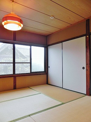 東山二条貸家　西側 ベッドルーム