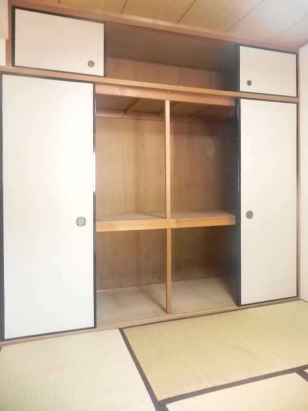 ロイヤルセンタービルコバヤシ 収納
