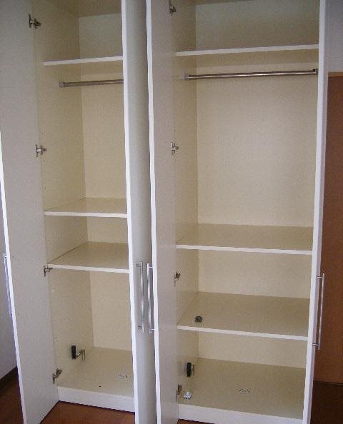 ファインエレガンスビル 収納
