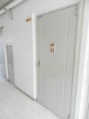 ポルト壱番館 玄関
