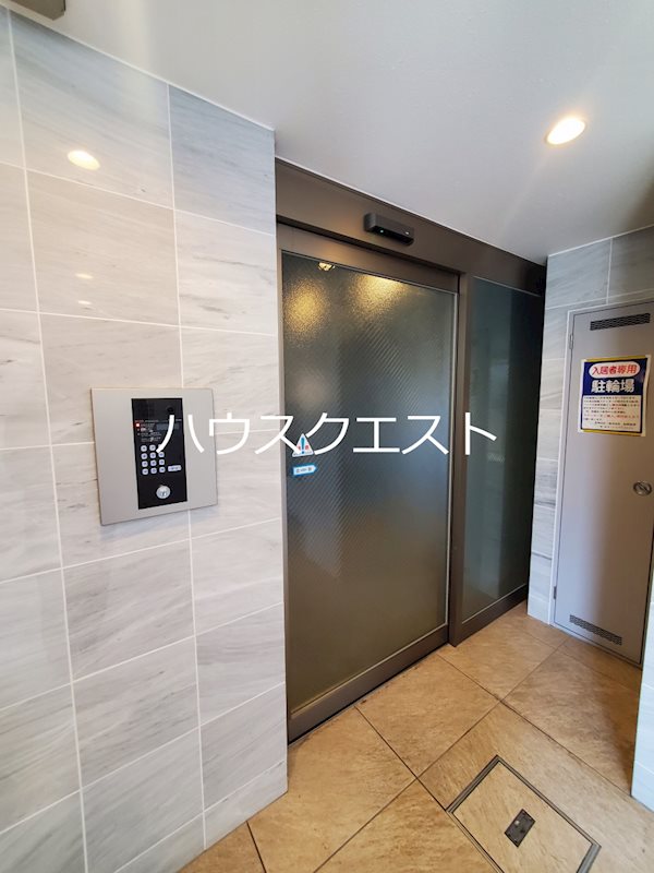 フラッティ京都十条 ロビー
