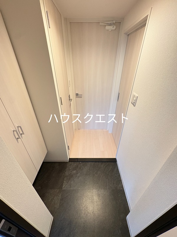 ソルテラス京都西院 STATION SIDE 玄関