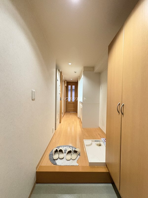 ヌフジャラン御前 玄関