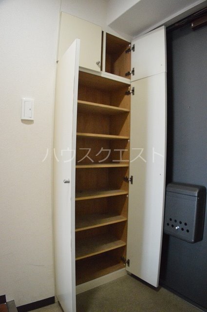グランベール西七条 収納