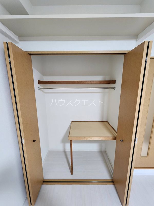 ハウスセゾン御所南  収納