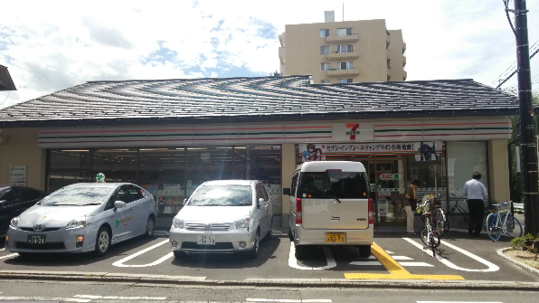 カーサ御所西 コンビニ
