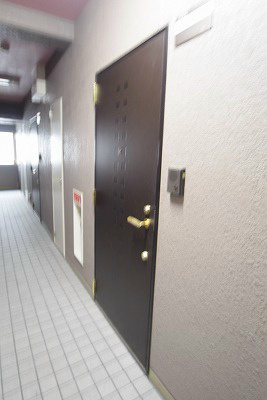 アルファープライズ５ 玄関