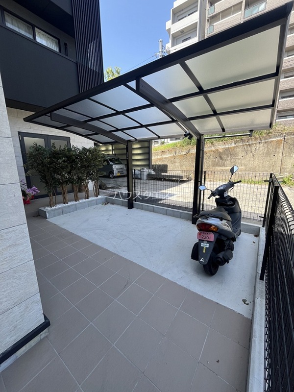 スプリングス壬生 駐車場