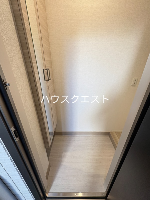 エンラージ西院 玄関