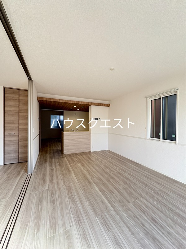エンラージ西院 リビング