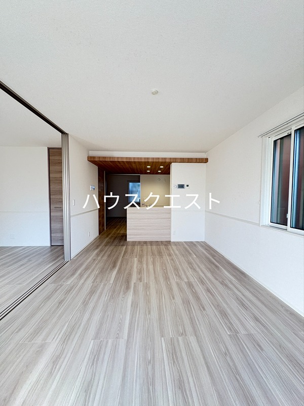エンラージ西院 リビング