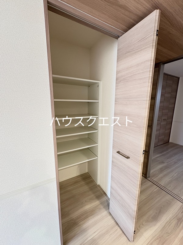 エンラージ西院 収納