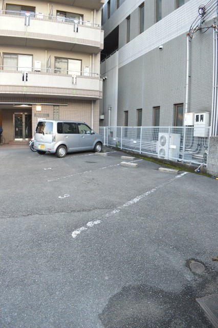 フラッツ7 駐車場