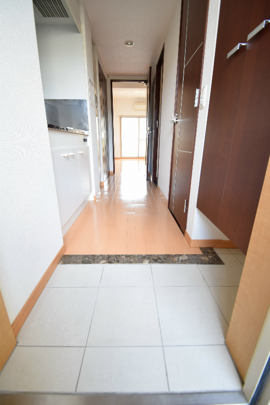 インベスト京都白川 玄関