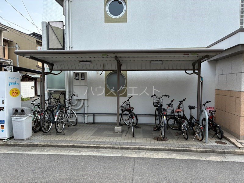 第20長栄イスズベル京都伏見 駐車場