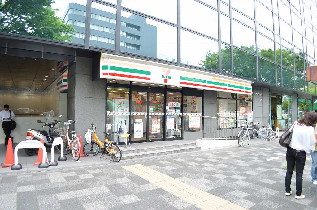 エステムコート京都烏丸Ⅲジャパニズム コンビニ