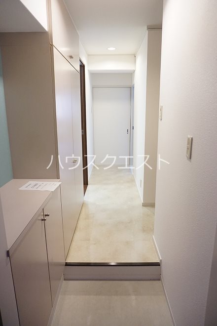 ラフィーネ山科 玄関