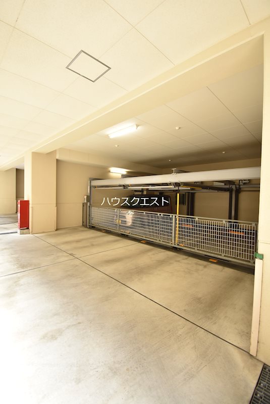 ネバーランド御所南 駐車場