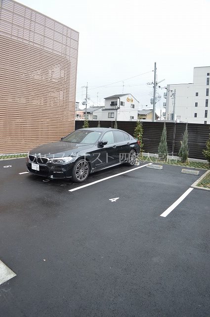 Luxe京都西大路 駐車場