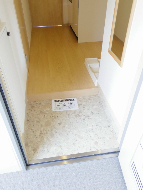 フラッティ壬生坊城 玄関