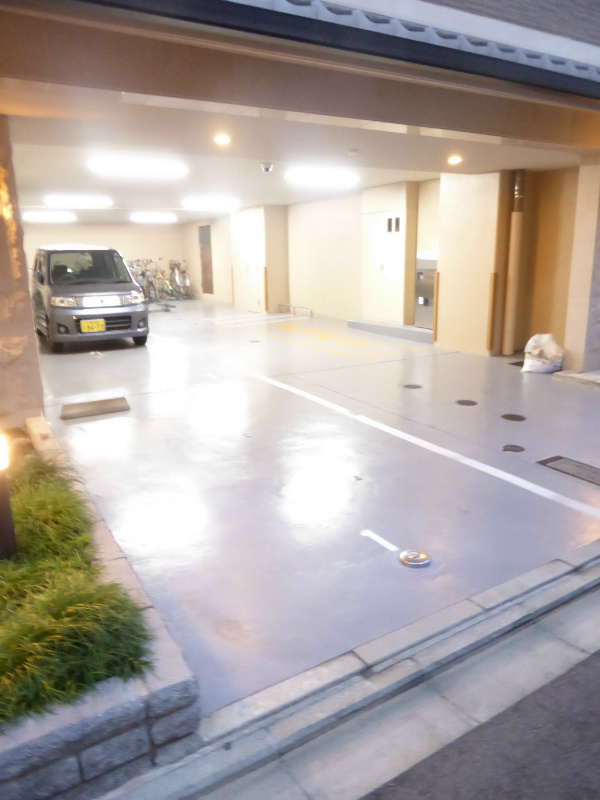 プレサンス京都五条天使突抜 駐車場