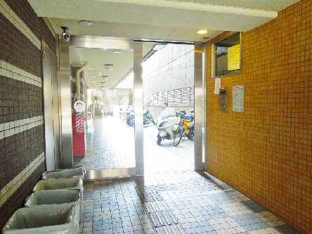 ハウスセゾン四条通 エントランス
