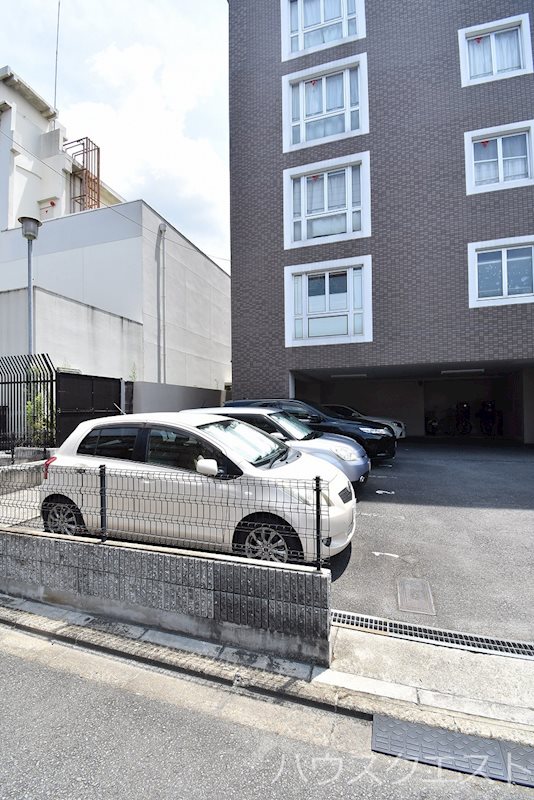 Viento深草 駐車場