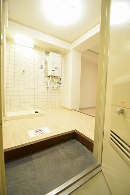 シャンボール今出川 玄関
