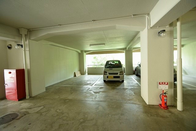 クラスカ衣笠 駐車場