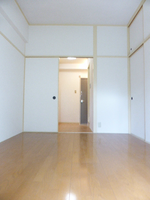 万里小路アベニュー その他