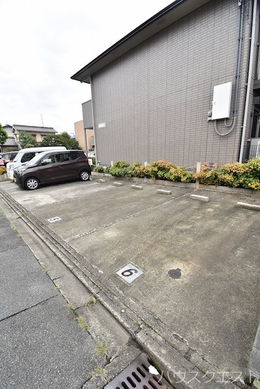 ハイウッド 駐車場