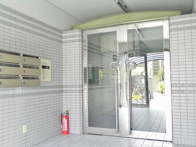 アールコーポ岡崎 エントランス