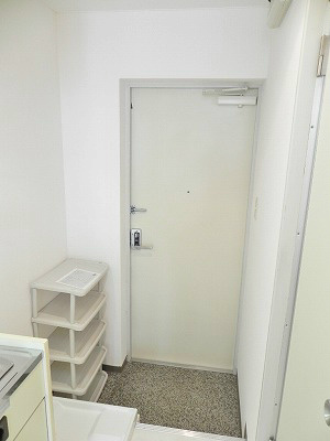 アールコーポ岡崎 玄関