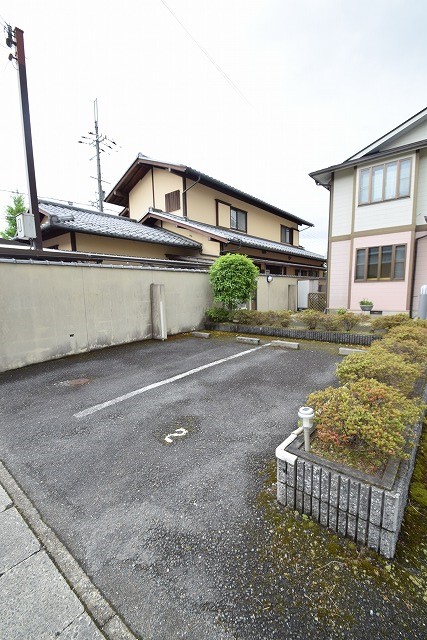 パークハイムミカサ 駐車場