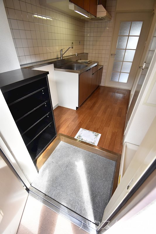 シャルムーズ二条高倉 玄関