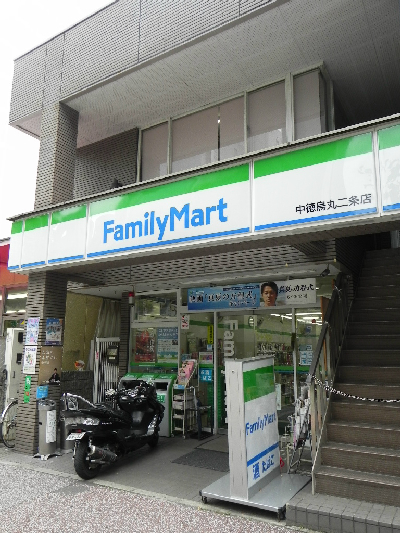 LUXESTAGE御所南 コンビニ