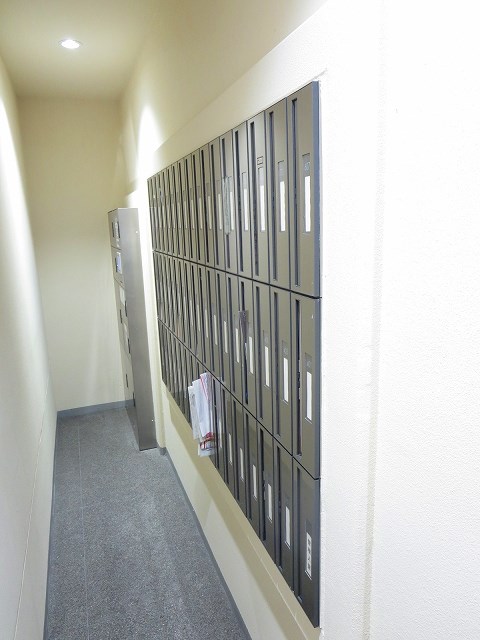 リヴェール綾堀川 エントランス