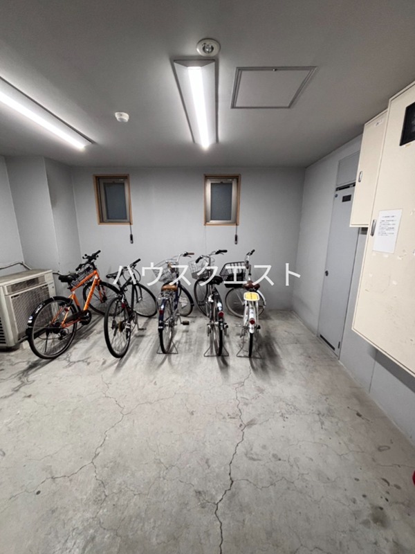 ダイキプレイス千本 駐車場