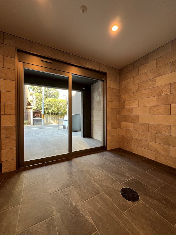 THE GARNET SUITE RESIDENCE 御所西 エントランス