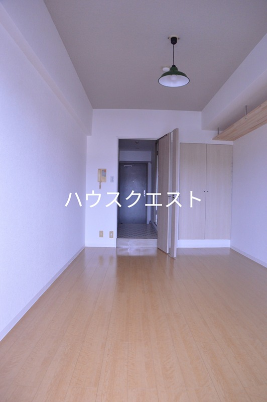 アクシルコート京都二条イースト リビング