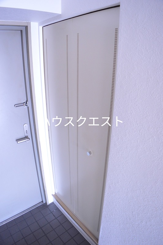 アクシルコート京都二条イースト 玄関