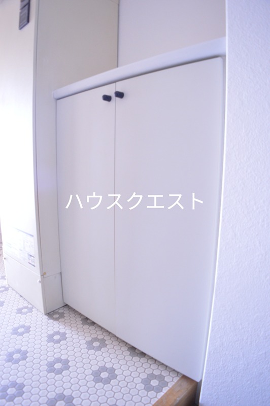 アクシルコート京都二条イースト 玄関