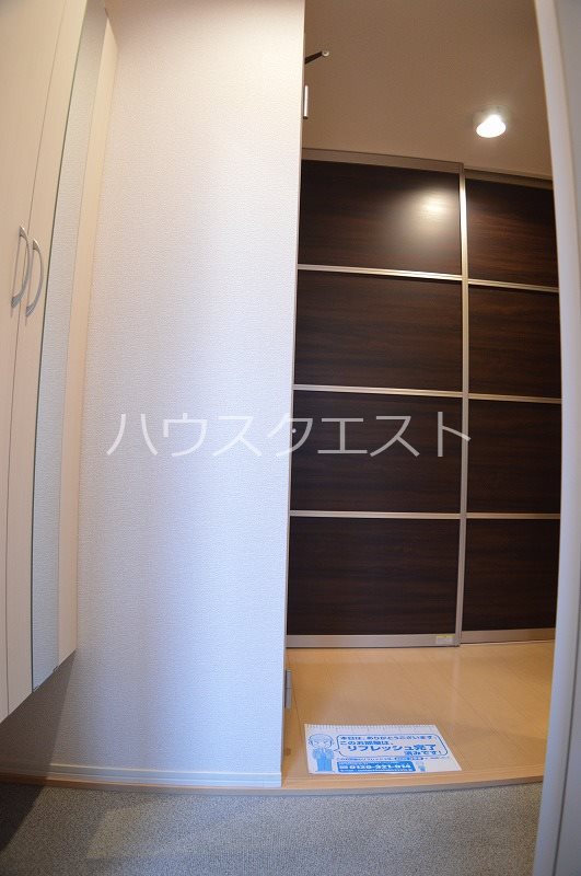 アビタシオン西院 玄関