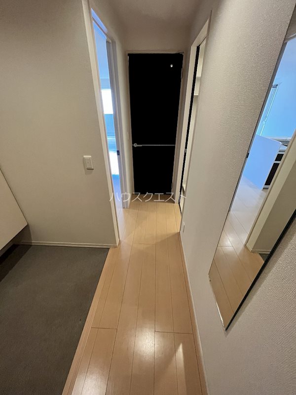 グランシャリオ西院 玄関