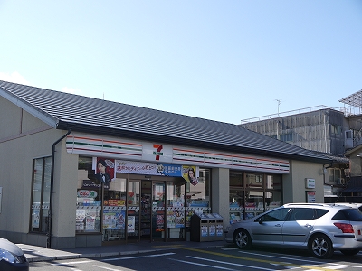 レスパス・エラン コンビニ