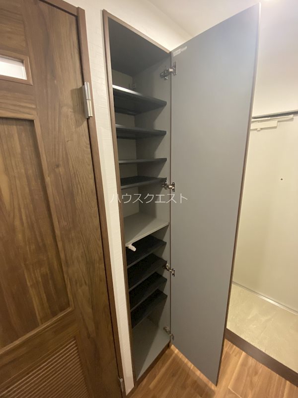 メゾンドクレール西大路 玄関