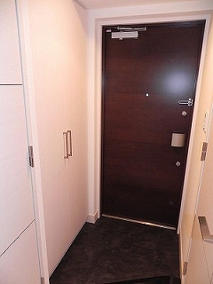 プレサンス京大前 玄関