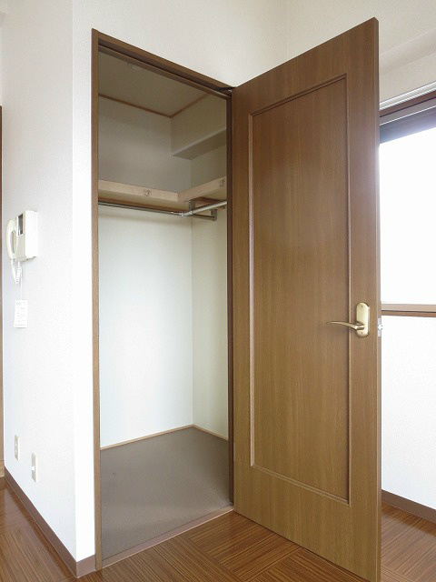 ハーモニアス西大路 収納