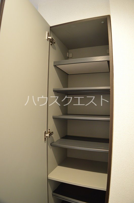 クレドール西院 玄関