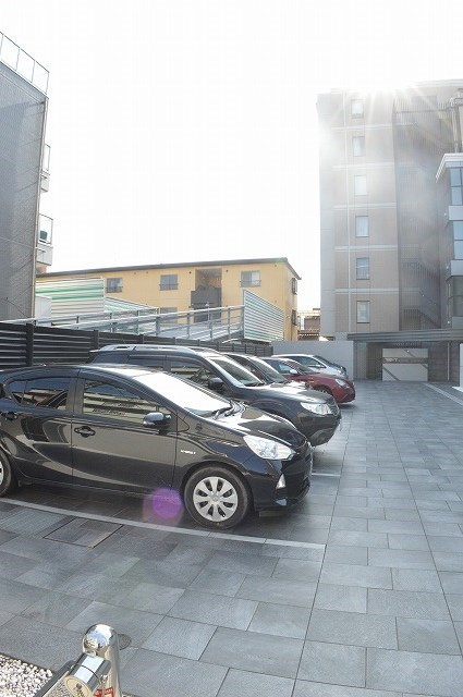 サムティ京都西大路 駐車場